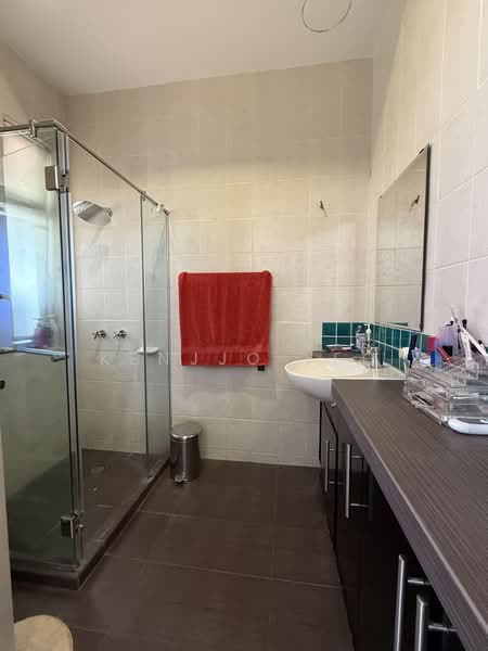 Rumah Berkembar untuk Dijual di Bukit Jelutong (Shah Alam) - Kenjjo Yeo - Bathroom - PropertyGuru.com.my