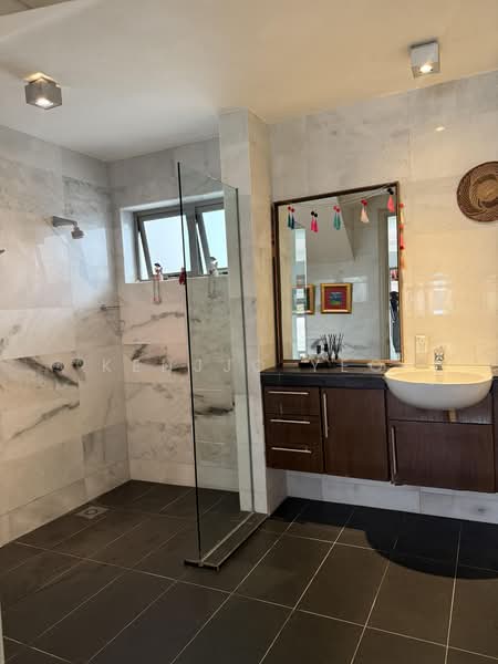 Rumah Berkembar untuk Dijual di Bukit Jelutong (Shah Alam) - Kenjjo Yeo - Bathroom - PropertyGuru.com.my