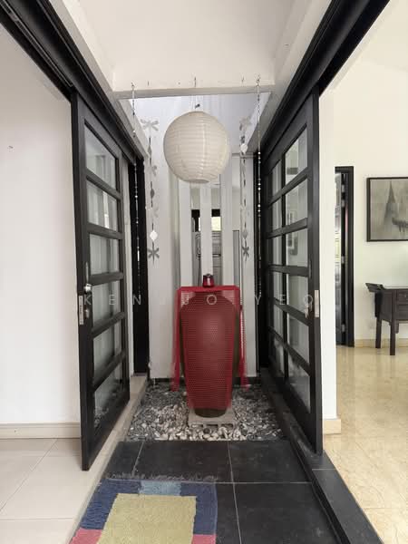 Rumah Berkembar untuk Dijual di Bukit Jelutong (Shah Alam) - Kenjjo Yeo - Entrance - PropertyGuru.com.my