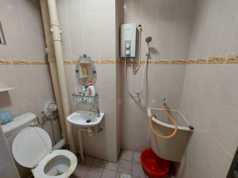 Apartment for Sale at Sri Impian Apartment - Tony Cheah - Bathroom - PropertyGuru.com.my
