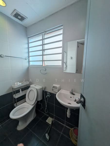 Townhouse for Sale in Bandar Damai Perdana (Cheras) - Jade Thiew - Bathroom - PropertyGuru.com.my
