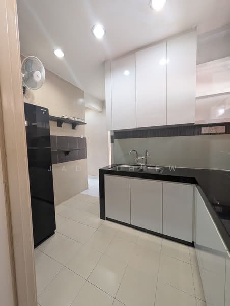Townhouse for Sale in Bandar Damai Perdana (Cheras) - Jade Thiew - Kitchen - PropertyGuru.com.my