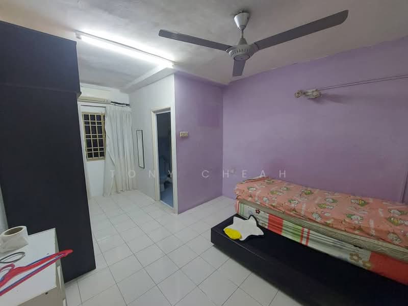 Apartment for Sale at Sri Impian Apartment - Tony Cheah - Bedroom - PropertyGuru.com.my