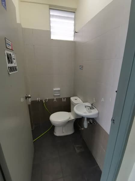 Semi-D Factory for Sale in Rawang (Selangor) - Benjamin Lai - Bathroom - PropertyGuru.com.my