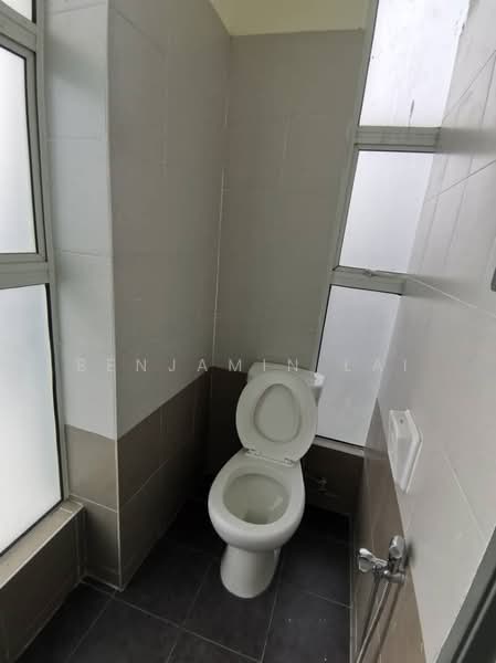 Semi-D Factory for Sale in Rawang (Selangor) - Benjamin Lai - Bathroom - PropertyGuru.com.my