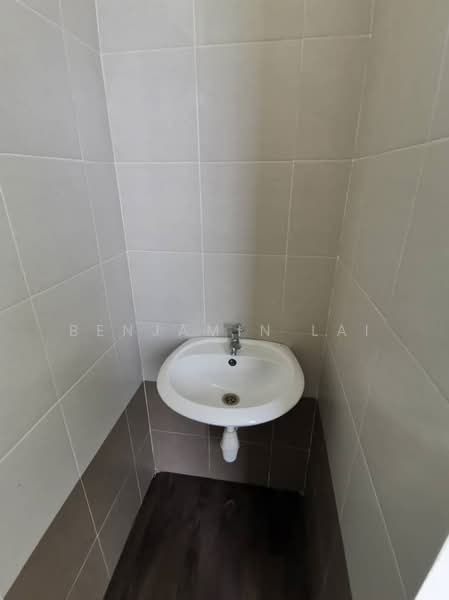 Semi-D Factory for Sale in Rawang (Selangor) - Benjamin Lai - Bathroom - PropertyGuru.com.my