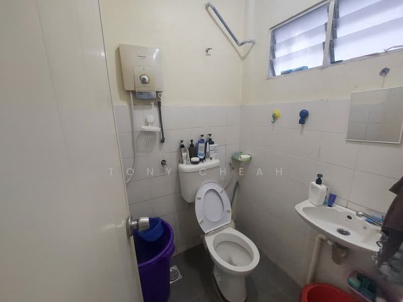 Pangsapuri untuk Dijual di Sri Ivori Apartment - Tony Cheah - Bathroom - PropertyGuru.com.my