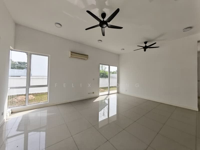 Rumah Berkembar untuk Dijual di Puchong (Selangor) - Felix Wong - Living Room - PropertyGuru.com.my