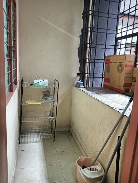 Pangsapuri untuk Disewa di Pangsapuri Kelompok Merpati - Maya Myra - Balcony - PropertyGuru.com.my