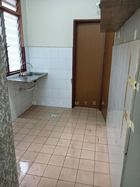 Pangsapuri untuk Disewa di Pangsapuri Kelompok Merpati - Maya Myra - Kitchen - PropertyGuru.com.my