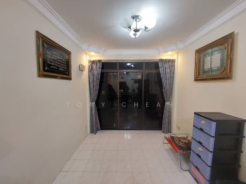 Pangsapuri untuk Dijual di Tanjung Court - Tony Cheah - Living Room - PropertyGuru.com.my