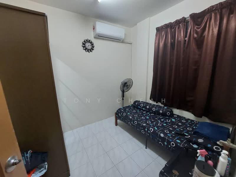 Pangsapuri untuk Dijual di Tanjung Court - Tony Cheah - Bedroom - PropertyGuru.com.my