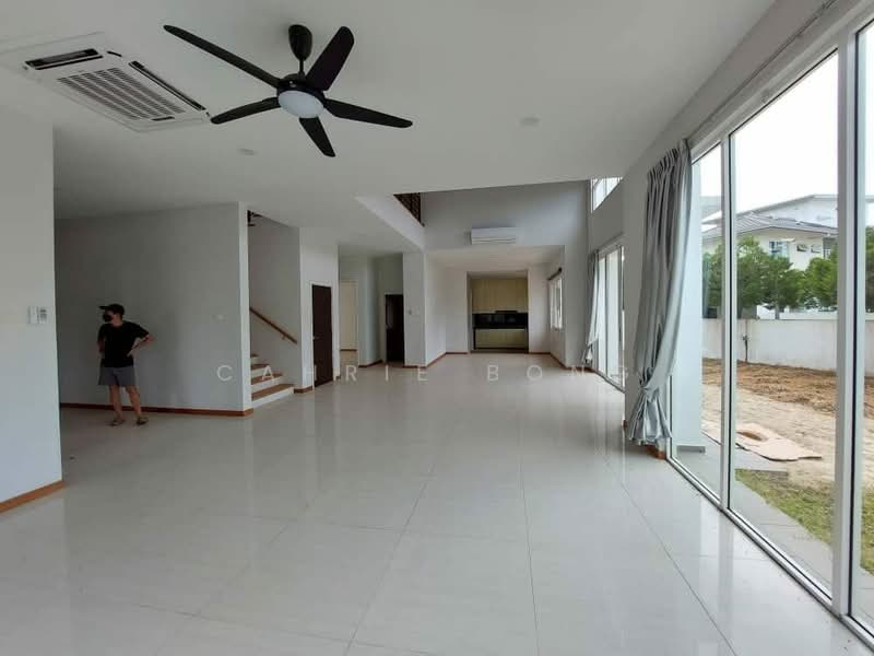 Bungalow for Sale in Senibong (Permas Jaya) - Cahrie Bong - Living Room - PropertyGuru.com.my