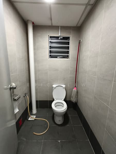 Shop for Rent in Sungai Besi (Kuala Lumpur) - Erica Law - Bathroom - PropertyGuru.com.my