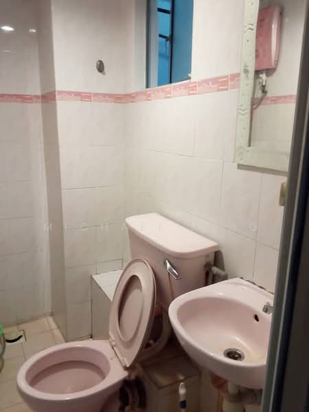 Condominium for Sale at Danau Idaman - Michael Kang - Bathroom - PropertyGuru.com.my