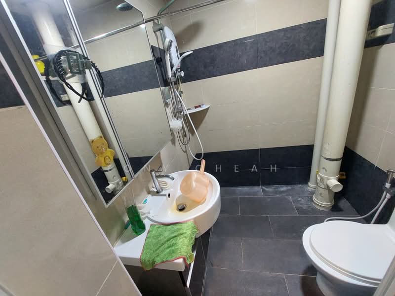 Condominium for Sale at Vista Condominium - Tony Cheah - Bathroom - PropertyGuru.com.my