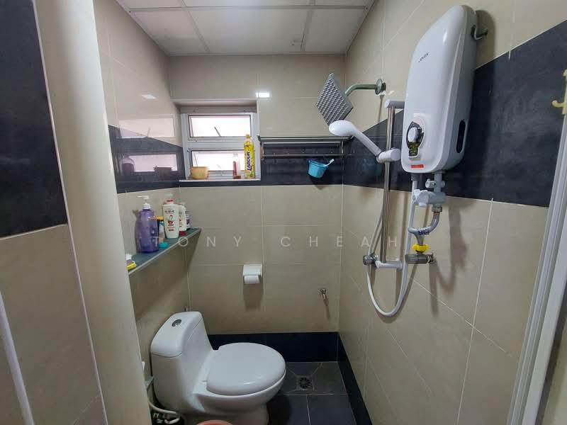 Condominium for Sale at Vista Condominium - Tony Cheah - Bathroom - PropertyGuru.com.my