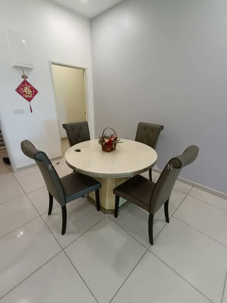 Kondominium untuk Disewa di Imperial Residences - Kelvin Tan - Dining Room - PropertyGuru.com.my