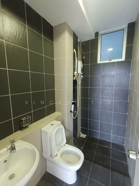 Pangsapuri untuk Dijual di D'Rich Executive Suites - Vincent Tea - Bathroom - PropertyGuru.com.my