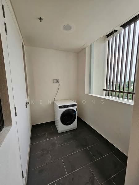 Kediaman Servis untuk Disewa di Jendela Residences - Keng Hong - Balcony - PropertyGuru.com.my
