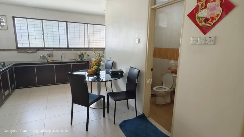 Rumah Teres 2 Tingkat untuk Disewa di Taman Lip Sin (Sungai Dua) - Mei Lew - Kitchen - PropertyGuru.com.my