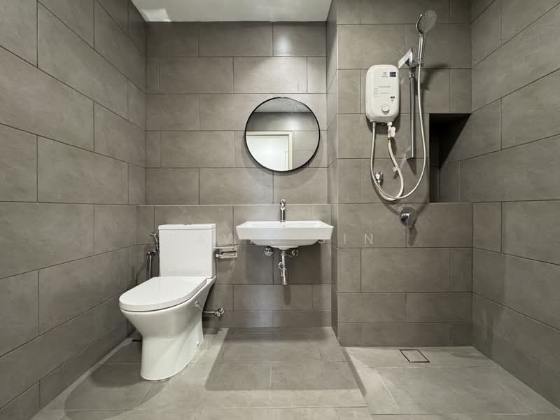 Servis Apartment untuk Disewa di Maya Ara Residences - David Sin - Bathroom - PropertyGuru.com.my