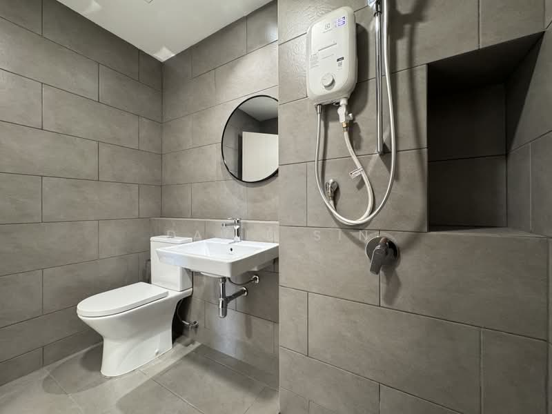 Servis Apartment untuk Disewa di Maya Ara Residences - David Sin - Bathroom - PropertyGuru.com.my