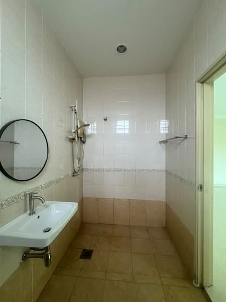 Rumah Teres 2 Tingkat untuk Disewa di Taman Meranti Jaya (Puchong) - Andy LCH - Bathroom - PropertyGuru.com.my