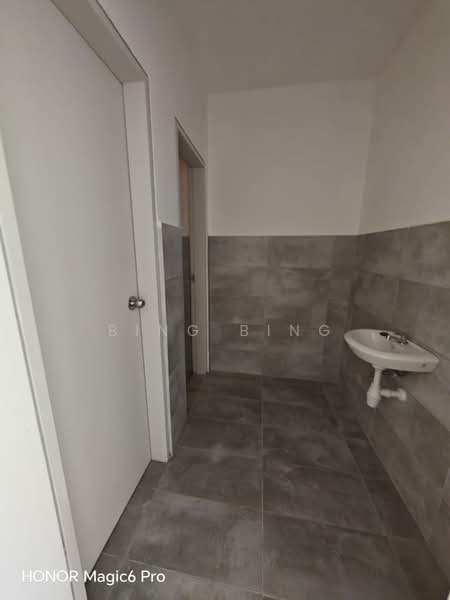 Shop for Rent in Setia Alam (Selangor) - Bing Bing - Bathroom - PropertyGuru.com.my