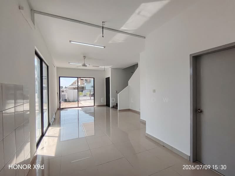 Rumah Teres untuk Disewa di Bandar Mahkota Banting (Tanjong Duabelas) - Alfred Leow - Living Room - PropertyGuru.com.my
