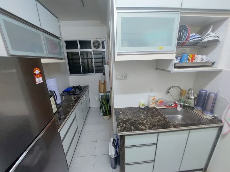 Pangsapuri untuk Dijual di Relau Vista Apartment - Tony Cheah - Kitchen - PropertyGuru.com.my