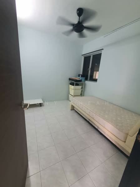 Apartment for Sale at Relau Vista Apartment - Tony Cheah - Bedroom - PropertyGuru.com.my