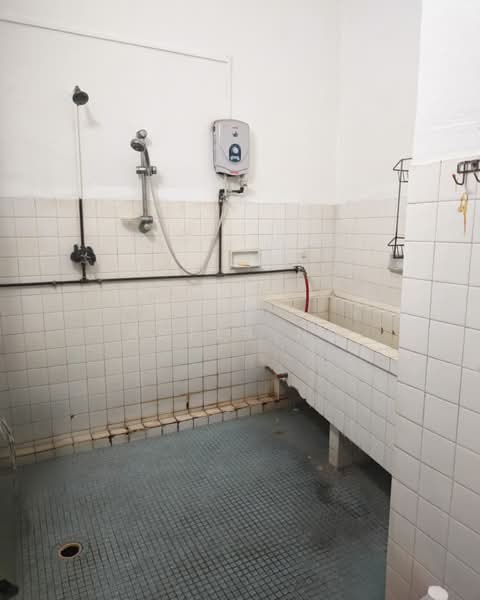 Shop for Sale in George Town (Penang) - Aster Ng - Bathroom - PropertyGuru.com.my