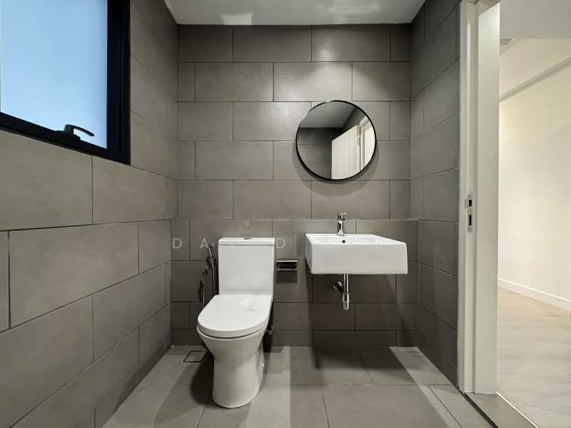 Servis Apartment untuk Disewa di Maya Ara Residences - David Sin - Bathroom - PropertyGuru.com.my