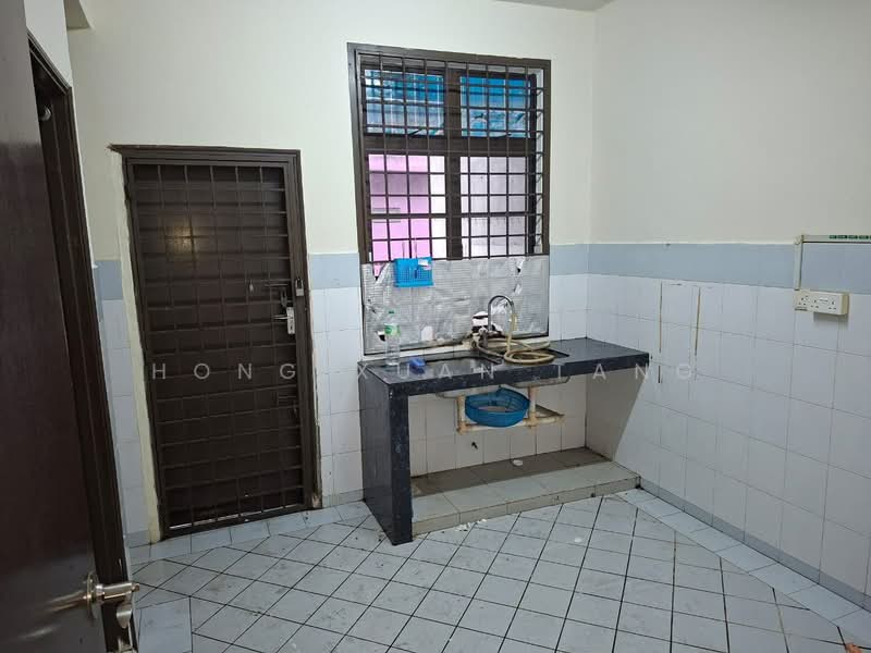 2-storey Terraced House for Rent in Permas Jaya (Johor) - Hong Xuan Tang - Kitchen - PropertyGuru.com.my
