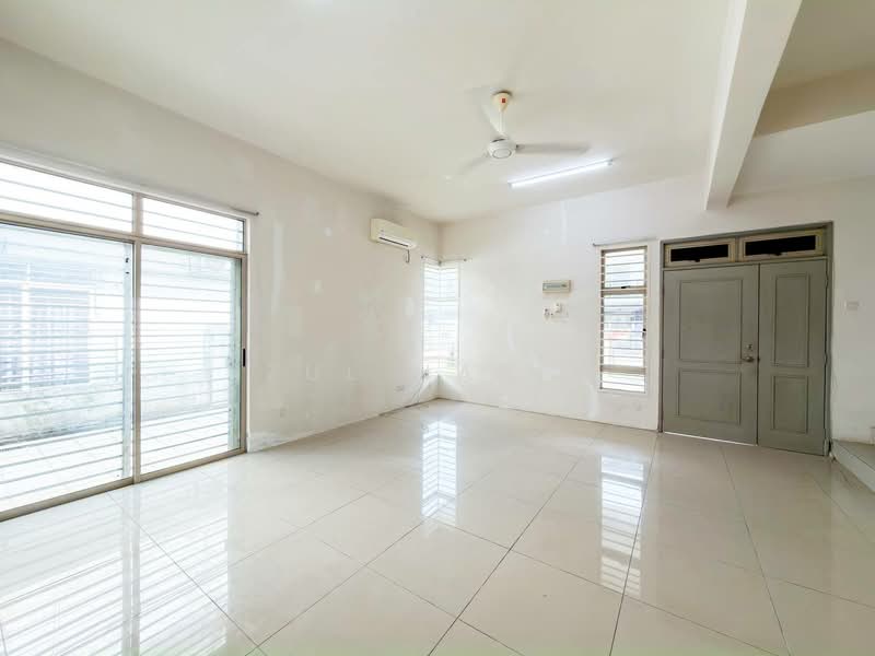 Semi-Detached House for Sale in Bandar Saujana Putra (Tanjong Duabelas) - Zul Hasif - PropertyGuru.com.my
