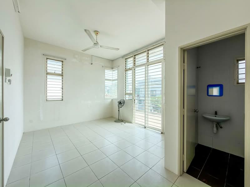 Semi-Detached House for Sale in Bandar Saujana Putra (Tanjong Duabelas) - Zul Hasif - PropertyGuru.com.my
