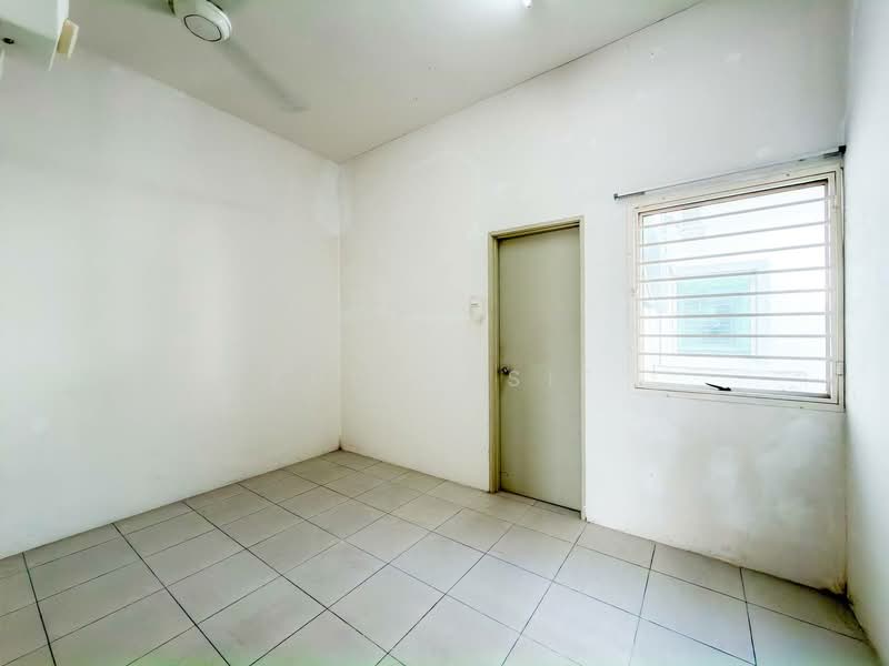 Semi-Detached House for Sale in Bandar Saujana Putra (Tanjong Duabelas) - Zul Hasif - PropertyGuru.com.my