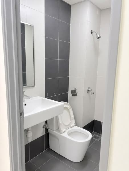 Servis Apartment untuk Disewa di Centrestage Designer Suite - Xin Nee - Bathroom - PropertyGuru.com.my