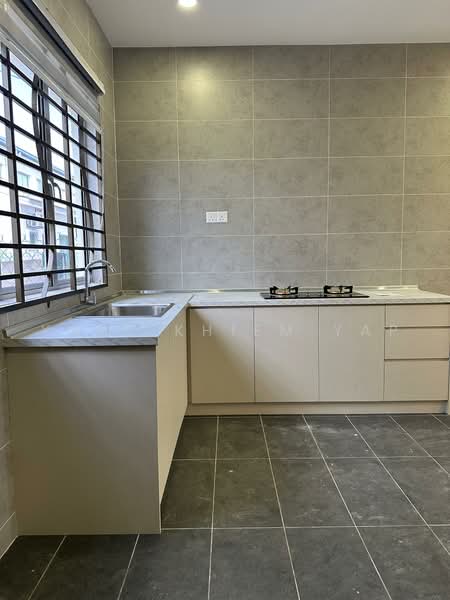Rumah Teres 2 Tingkat untuk Disewa di Kota Warisan (Sepang) - Yoke Khiem Yap - Kitchen - PropertyGuru.com.my