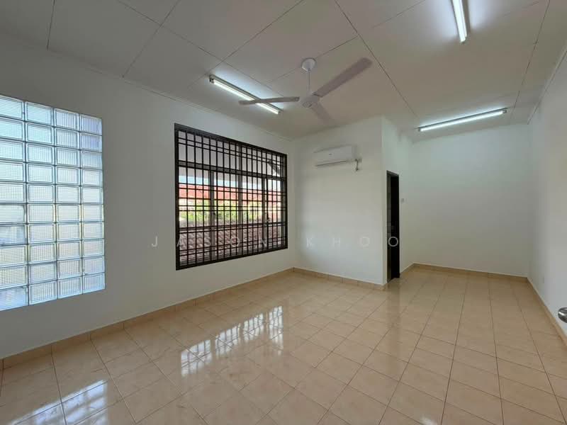 Rumah Teres 2 Tingkat untuk Dijual di Taman Mutiara Rini (Skudai) - Jason Khoo - Living Room - PropertyGuru.com.my
