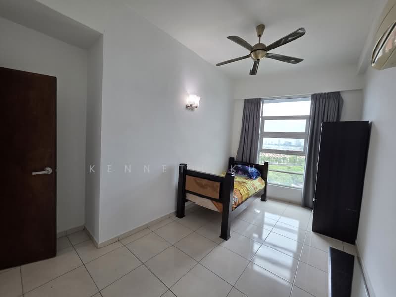 Kondominium untuk Dijual di The Brezza - Kenneth Kung - Bedroom - PropertyGuru.com.my