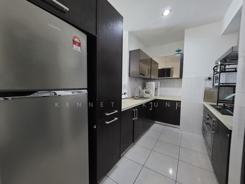 Kondominium untuk Dijual di The Brezza - Kenneth Kung - Kitchen - PropertyGuru.com.my