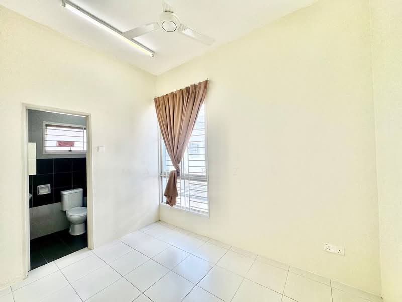 Semi-Detached House for Sale in Bandar Saujana Putra (Tanjong Duabelas) - Mahafiz . - PropertyGuru.com.my