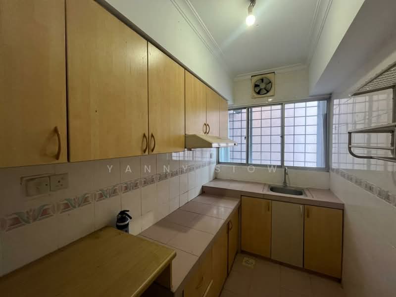 Kondominium untuk Dijual di City Garden Palm Villa Condominium - Yanny Siow - Kitchen - PropertyGuru.com.my