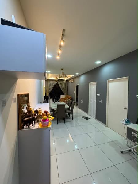 Kediaman Servis untuk Dijual di D'Summit Residences - Nikko Soh - Living Room - PropertyGuru.com.my