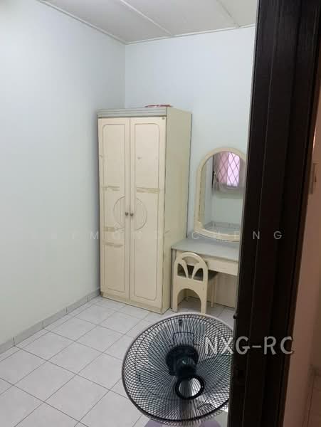 Pangsapuri untuk Dijual di Tulip Apartment - Raymond Cheng - Bedroom - PropertyGuru.com.my