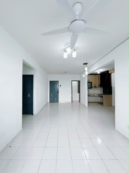 Pangsapuri untuk Disewa di Villa Krystal @ Bandar Selesa Jaya - April Chin - Living Room - PropertyGuru.com.my