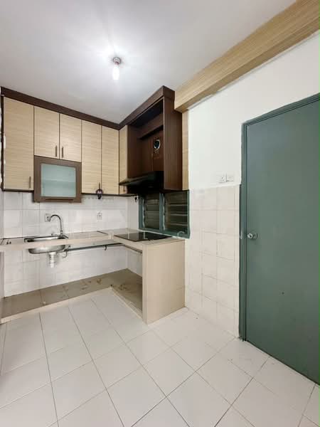 Pangsapuri untuk Disewa di Villa Krystal @ Bandar Selesa Jaya - April Chin - Kitchen - PropertyGuru.com.my