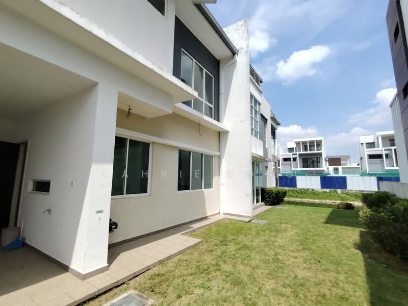 Bungalow for Sale in Senibong (Permas Jaya) - Cahrie Bong - Exterior - PropertyGuru.com.my